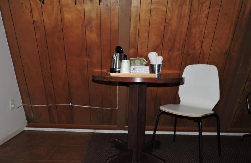Rice Hill Hotel | The Ranch Motel