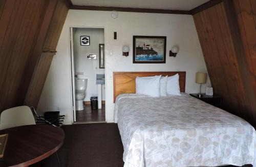 Rice Hill Hotel | The Ranch Motel