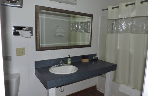 Rice Hill Hotel | The Ranch Motel