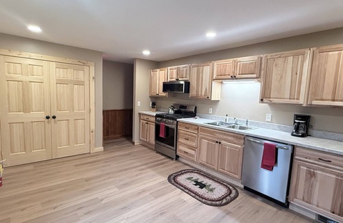 Meacham House | The Ranger Cabin - Woodland Retreat with Lake Access