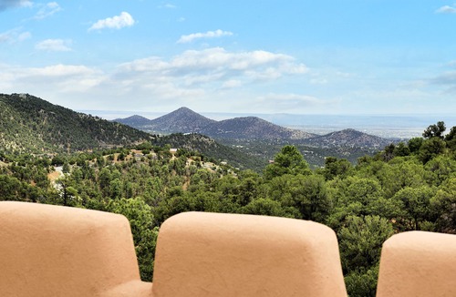 Santa Fe House | The Rass Mandal Residence: A Unique Oasis for Families, Reunions & Getaways