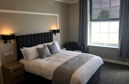 Corby Hotel | The Raven Hotel - Inn