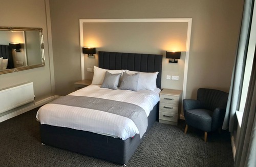 Corby Hotel | The Raven Hotel - Inn