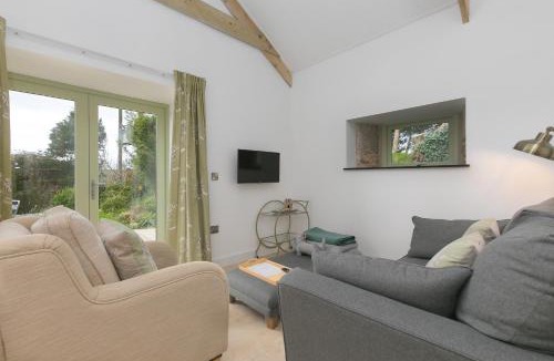 Helford Passage House | The Reading Room