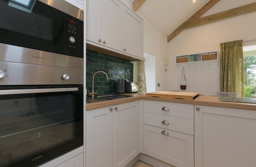 Helford Passage Cottage | The Reading Room