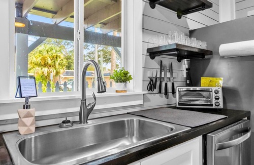 Walkers Holly Hill House | The Real McCoy: Historical Charm w/Pool, Views