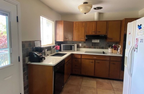 Maryland Heights House | ★The Red Door★ Comfy House on Quiet Cul-de-Sac!