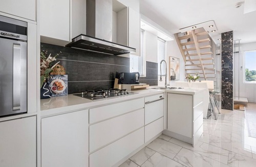 Caulfield North Apartment | The Red Ember Retreat