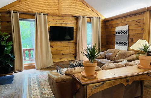 Greensboro House | The Red Fox Cabin - Urban Retreat