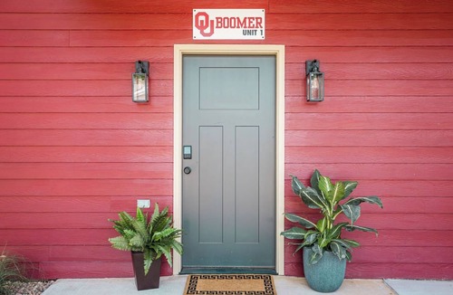 Norman House | The Red House - Boomer Side - CLOSEST you can get to Stadium and Greek Row