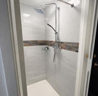 Betchworth Hotel | The Red Lion & Cellar Room, Betchworth