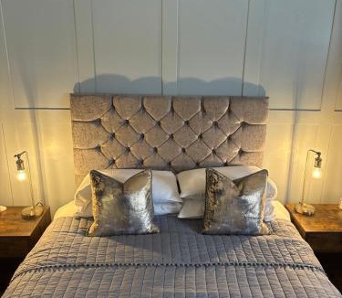 Betchworth Hotel | The Red Lion & Cellar Room, Betchworth