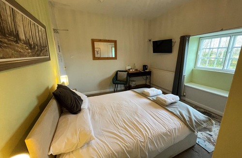 East Knighton Bed & Breakfast | The Red Lion