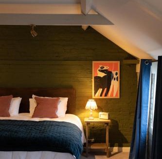 Thames Ditton Hotel | The Red Lion