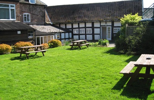 Bredwardine Hotel | The Red Lion Hotel