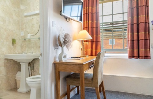 Spalding Hotel | The Red Lion Hotel