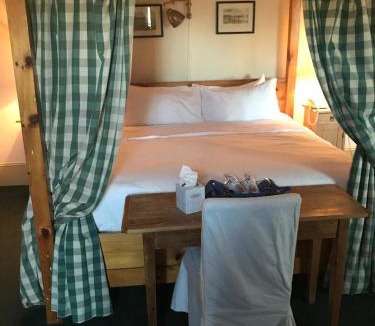 Cohasset Hotel | The Red Lion Inn