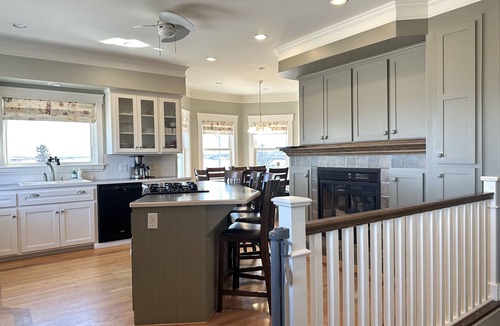 North Rustico House | The Red Rock Beach House 🌊 Relax, Unwind & Enjoy! *Reduced Winter Rates!*