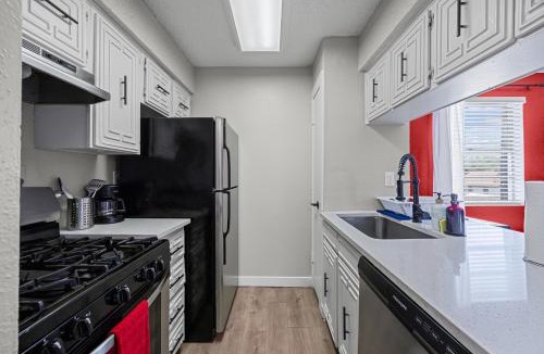 Brentwood Apartment | The Red Room