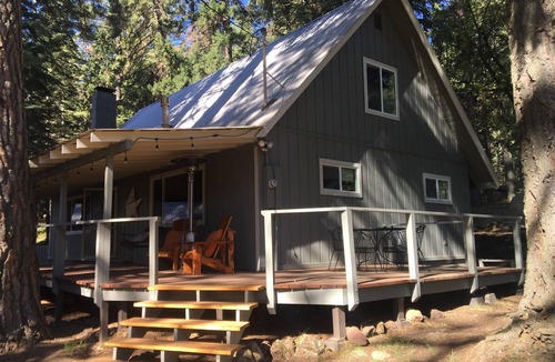 Klamath Lake Cabin | THE REDBAND CABIN - 2 acres at Rocky Point on Klamath Lake - Boat, hike, fish!