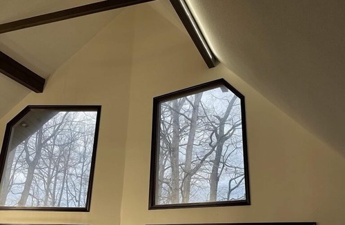 Effingham Cottage | The Redbud Cottage-Beach & Quiet. Lake Sara Waterfront & Wood Fires.