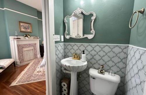 Guthrie Bed & Breakfast | The Redbud Room at The Judges Chambers