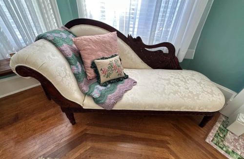 Guthrie Bed & Breakfast | The Redbud Room at The Judges Chambers