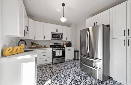 Central Tacoma House | The Reddish House: 6th Ave, UPS, UW, Ruston