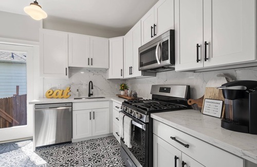 Central Tacoma House | The Reddish House: 6th Ave, UPS, UW, Ruston