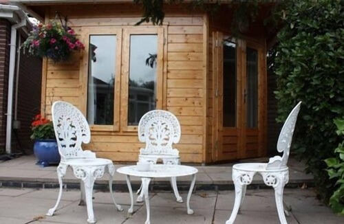 Bickenhill Ski Chalet | The Redlands