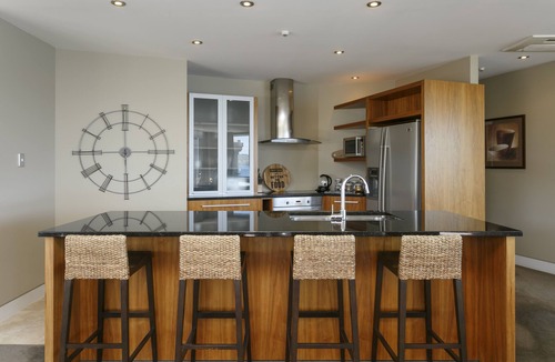 Waipahihi Hotel | The Reef Resort