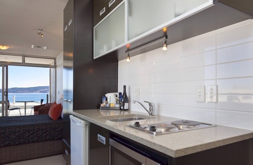 Waipahihi Hotel | The Reef Resort