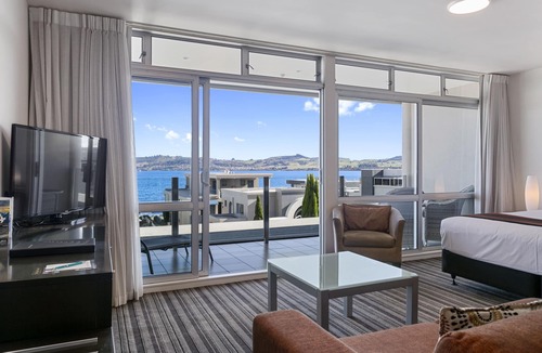 Waipahihi Hotel | The Reef Resort