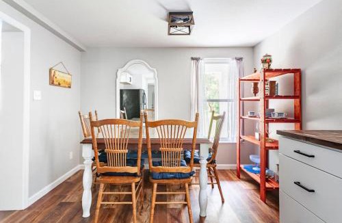 Gainesville House | The Refuge on 5th - Pets , Patio & Firepit