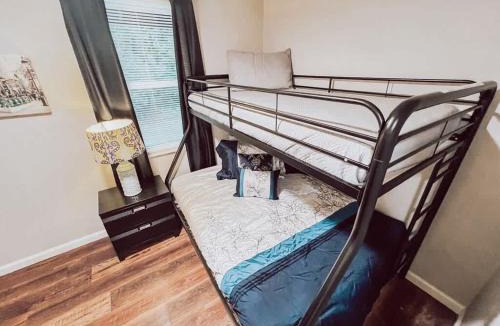 Gainesville House | The Refuge on 5th - Pets , Patio & Firepit