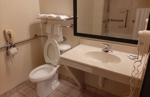 Carthage Hotel | The Regal Hotel
