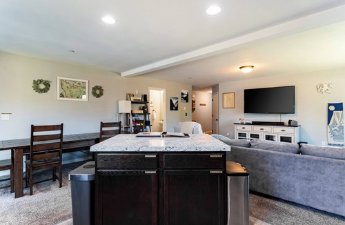 Olympia House | The Relax-INN' Heron