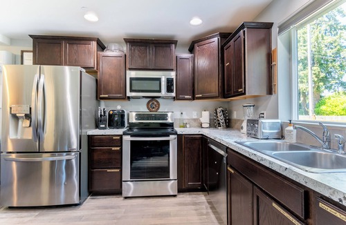 Olympia House | The Relax-INN' Heron