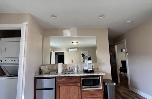 Medford House | The Rellik House and Winery