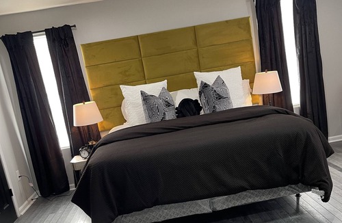 Frankford House | The Remix Quaters