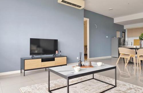 Bukit Jelutong Apartment | The Renai Escape