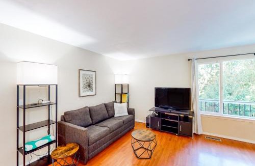 Maple Heights-Lake Desire House | The Renton Rest House