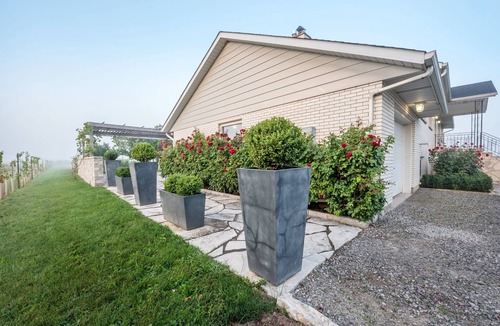 Virgil Cottage | The Residence On Seven