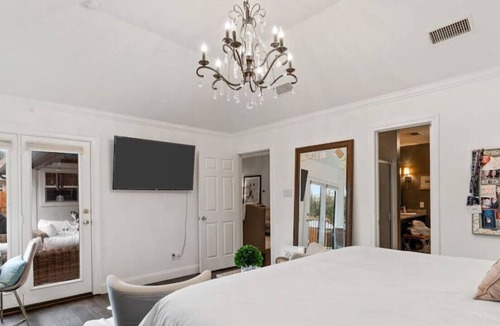 South Arlington House | THE Residence at Seven6 w/Pool+