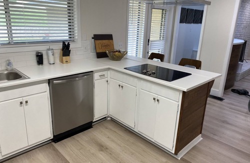 Lincoln Parish House | THE RESORT Stunning mid century house beautifully decorated Extremely large lot