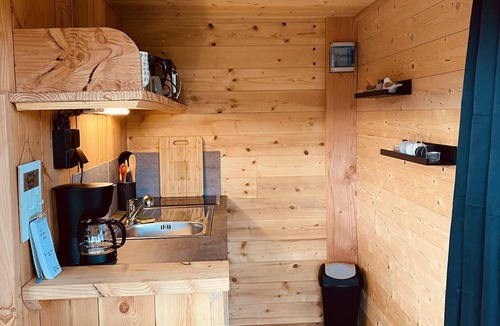 Siaugues-Sainte-Marie Ski Chalet | The resting hut