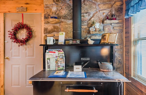 Huntsville Cabin | The Resting Place Cabin ~ Your Home away from Home