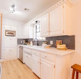 Stillwater Villa | The Retreat a cozy villa with views near campus, gourmet kitchen