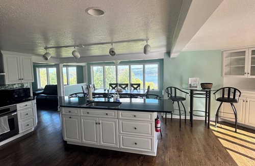 Grange Landing House | The Retreat at Black Point