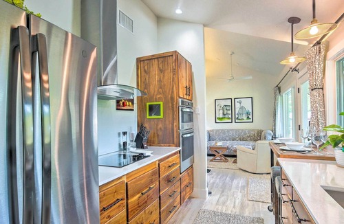 Willis Cottage | ‘The Retreat at Oakcrest Farms’: on 12 Acres!
